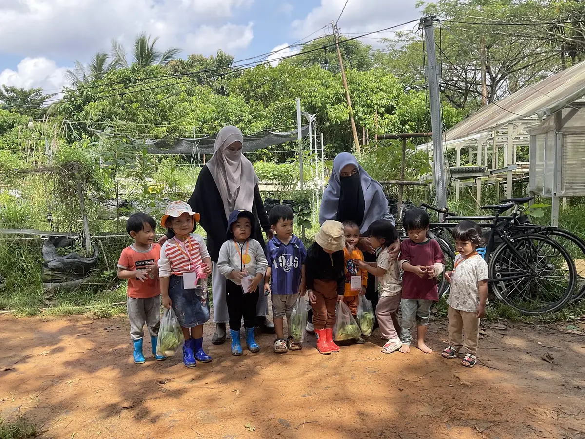Kunjungan ke Kebun
